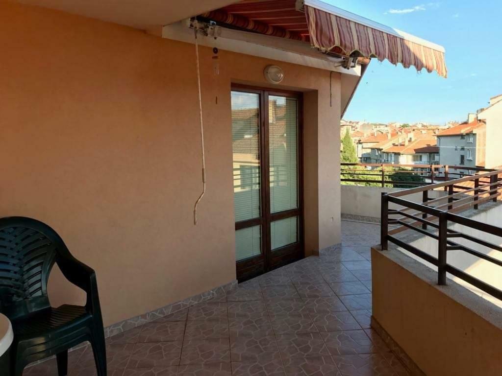 Студиа Мансарда Ненови Pomorie Exterior foto